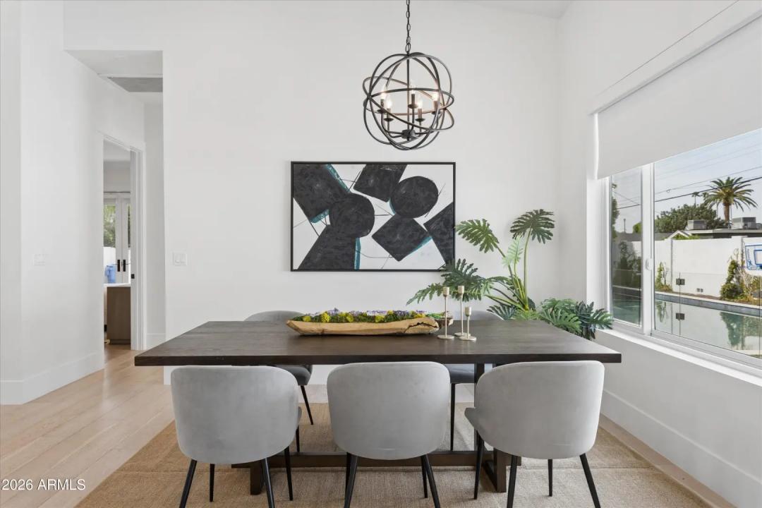 Real Estate Picture 11