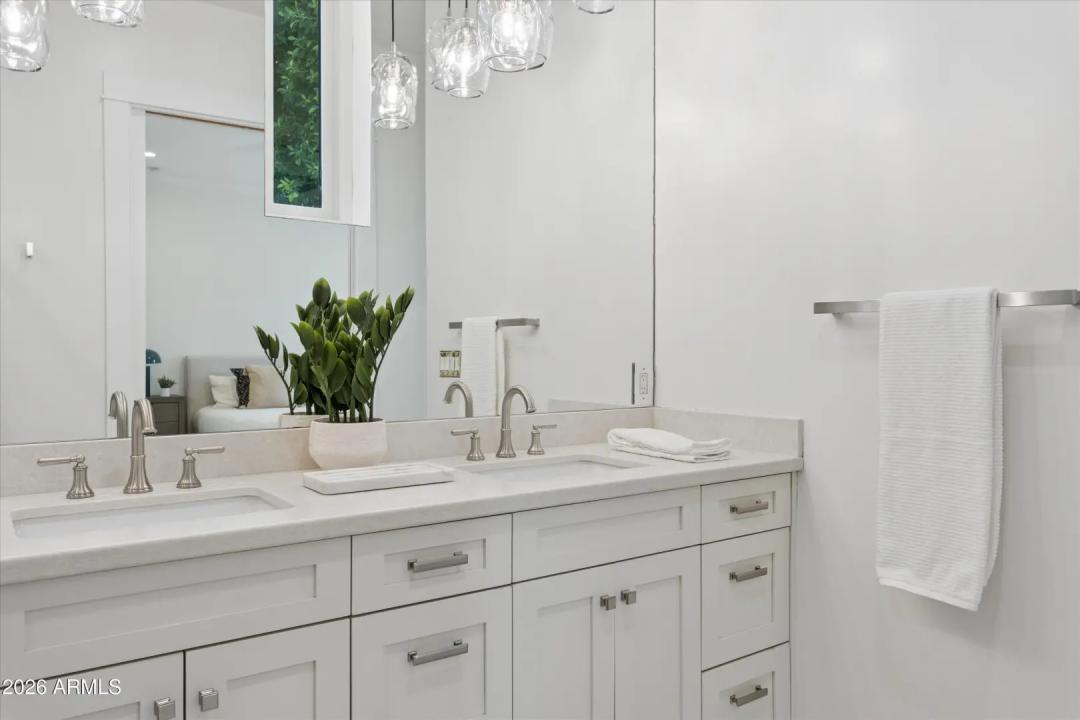 Real Estate Picture 18