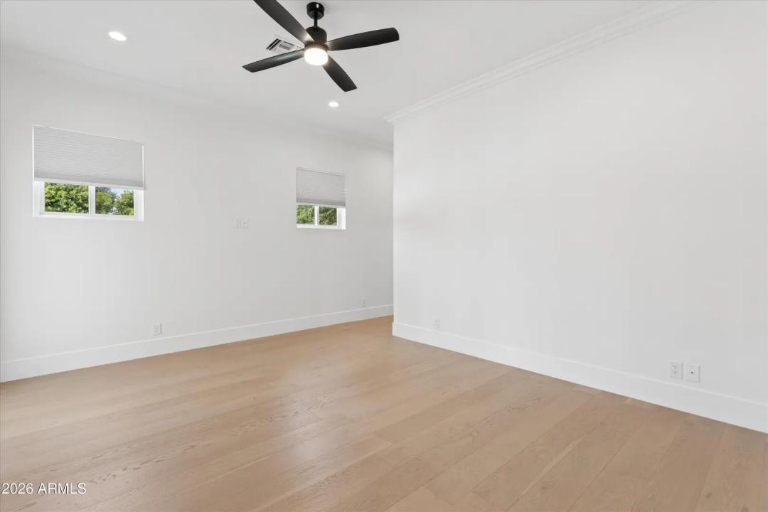 Real Estate Picture 22