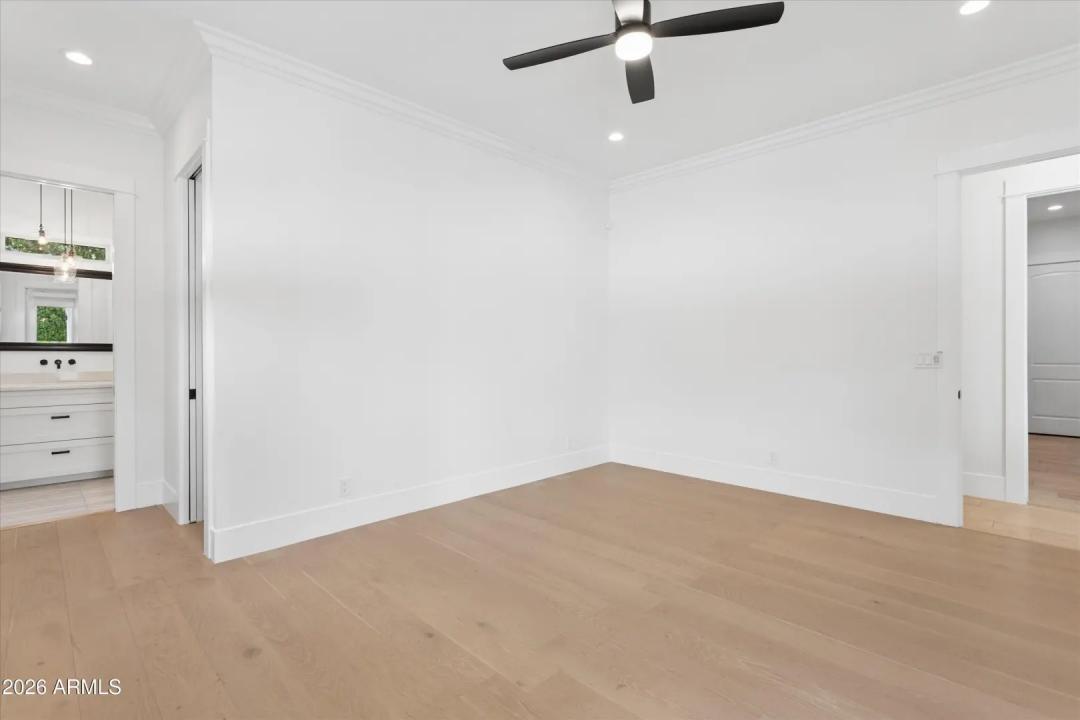 Real Estate Picture 23