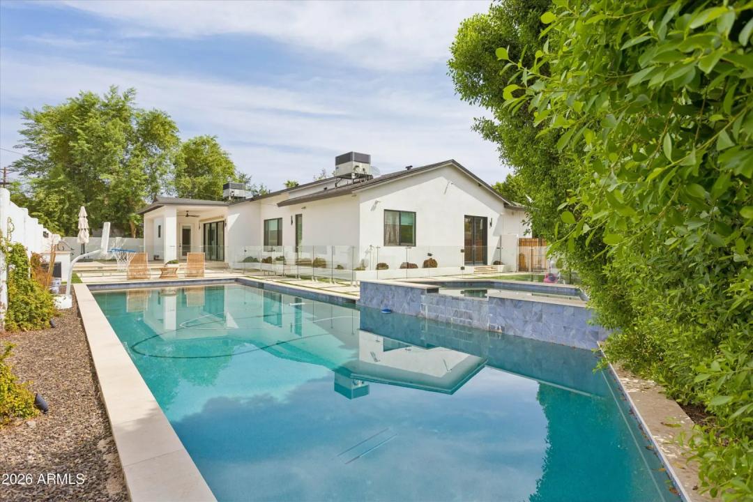Real Estate Picture 33