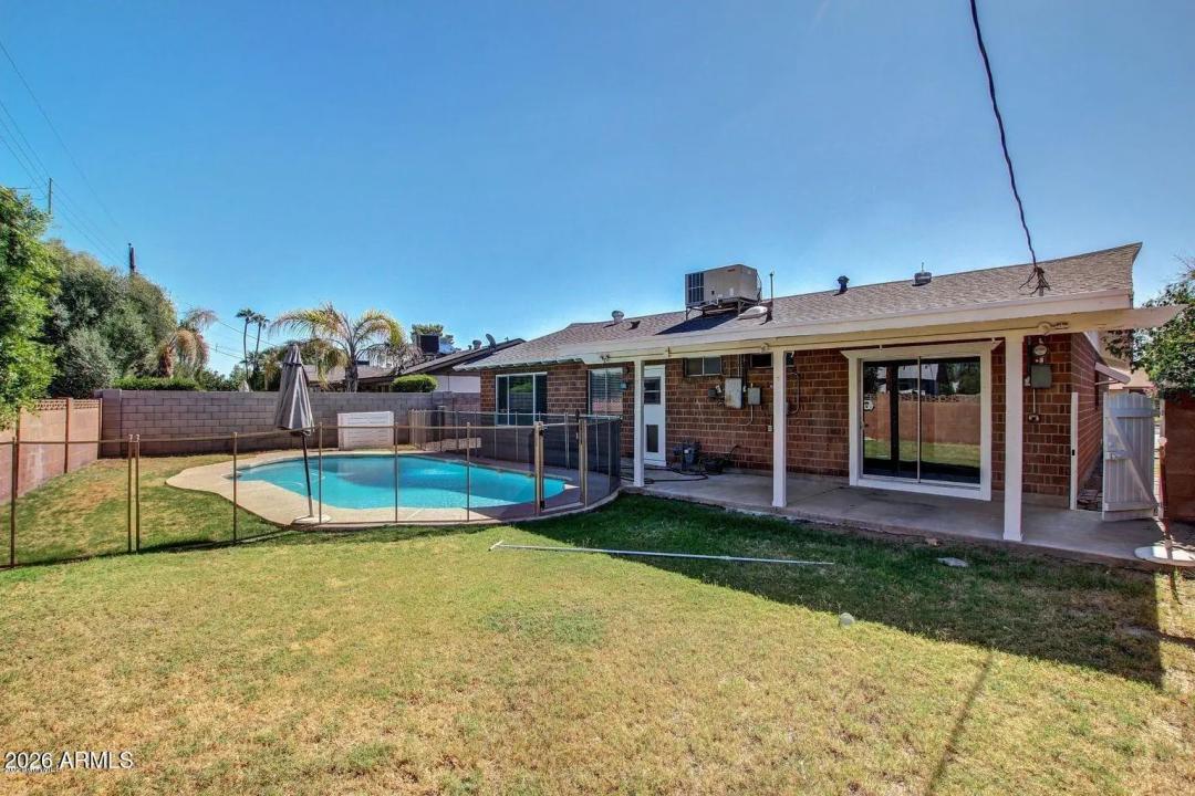 Real Estate Picture 17