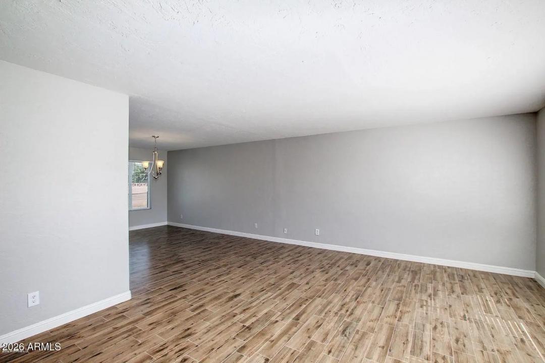 Real Estate Picture 5