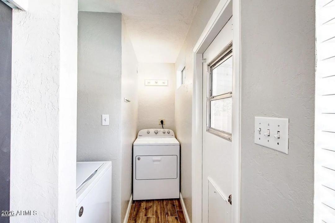 Real Estate Picture 13