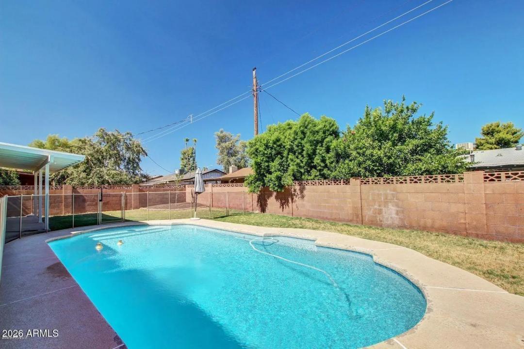 Real Estate Picture 15
