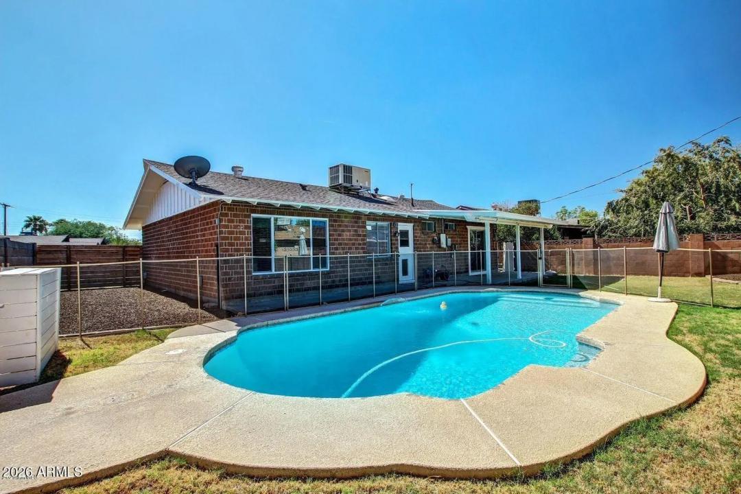 Real Estate Picture 16