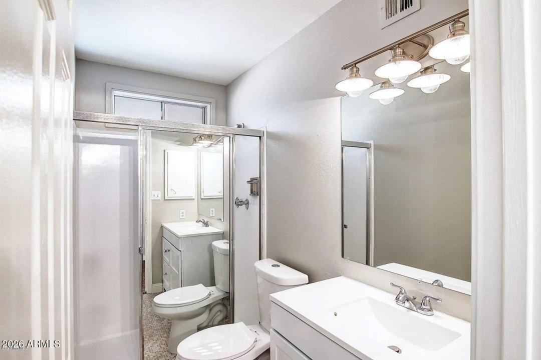 Real Estate Picture 8