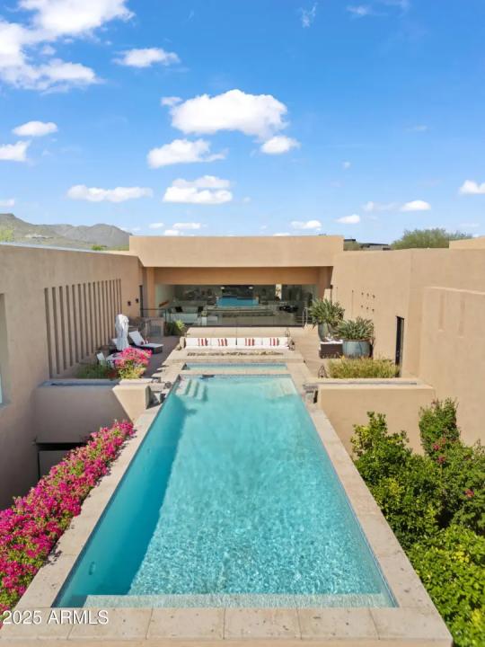 Real Estate Picture 4