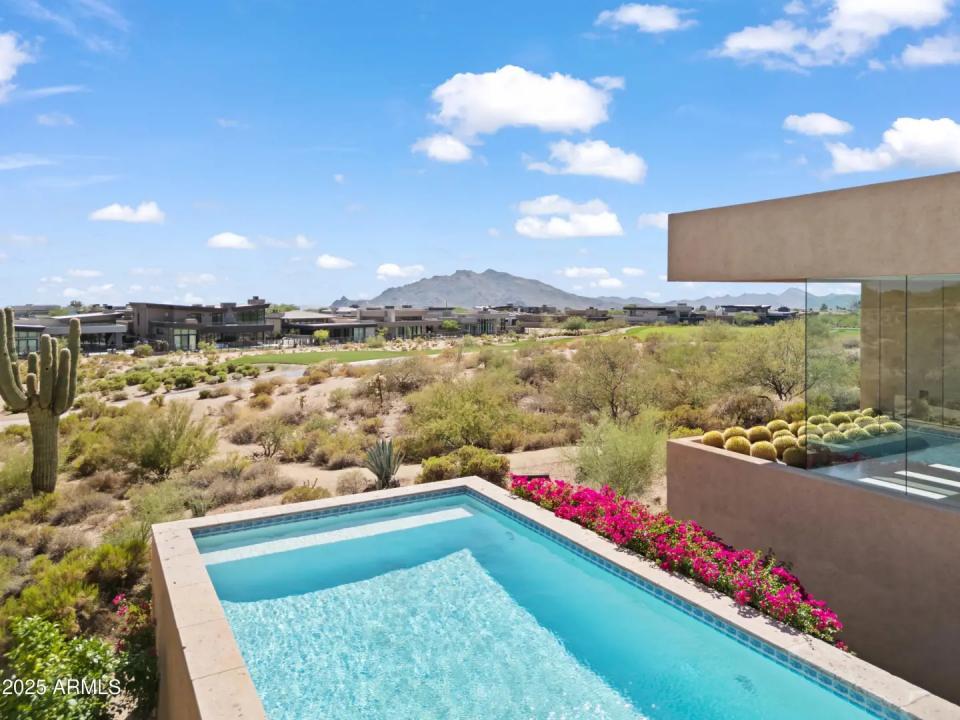 Real Estate Picture 5