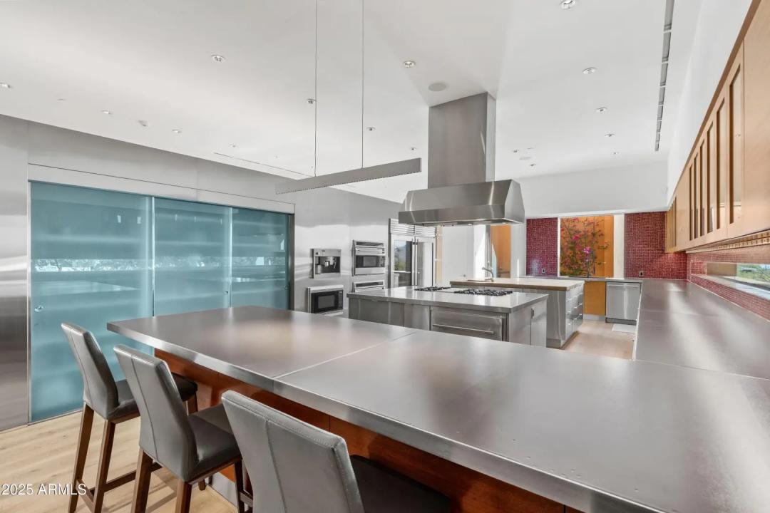 Real Estate Picture 18