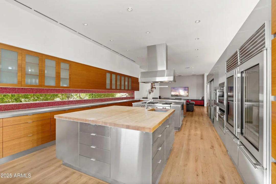 Real Estate Picture 22