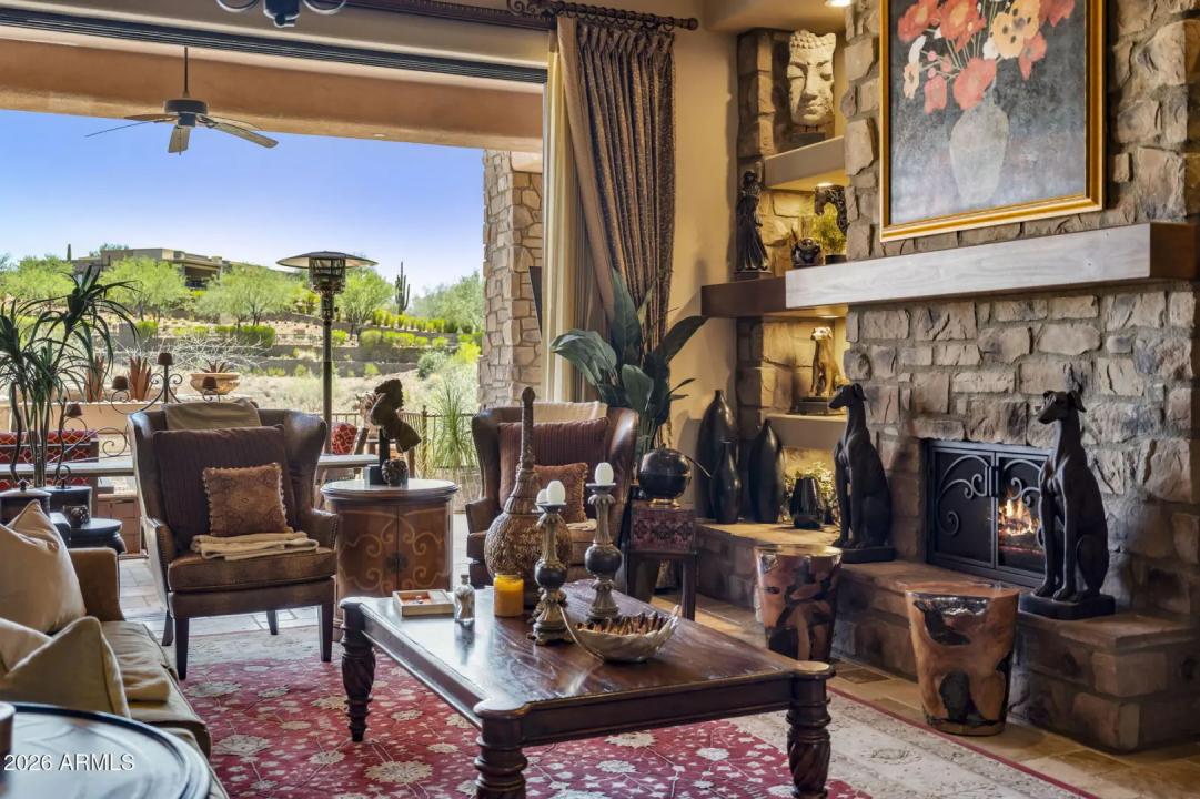 Real Estate Picture 8