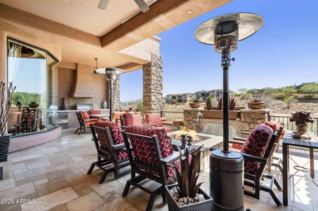 Real Estate Picture 3