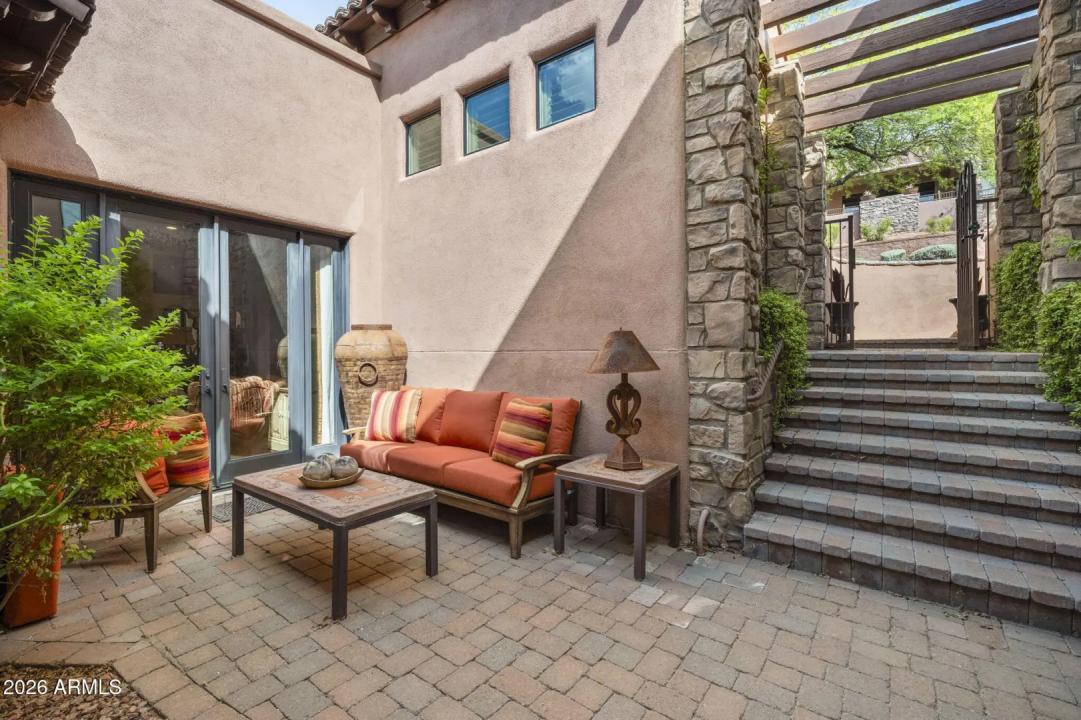 Real Estate Picture 25