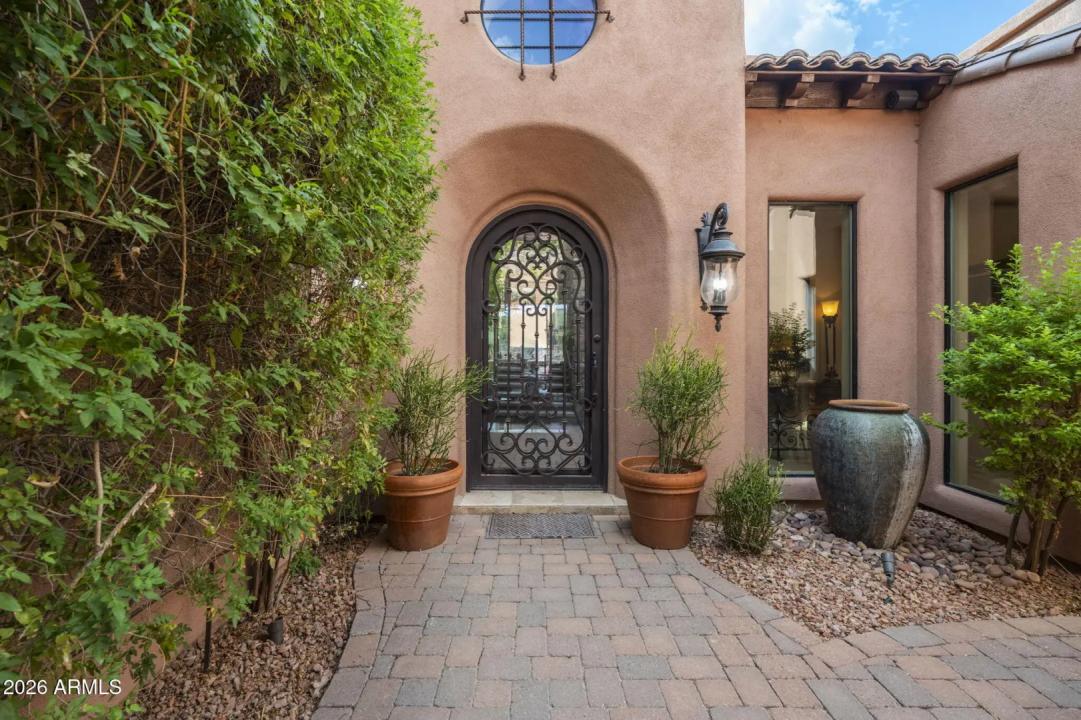Real Estate Picture 24