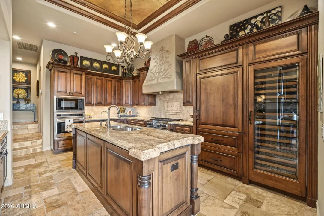Real Estate Picture 10