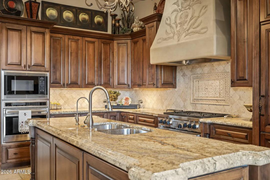 Real Estate Picture 11