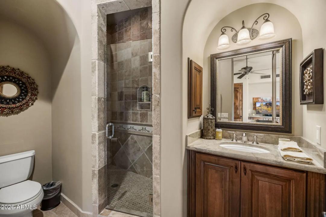 Real Estate Picture 23
