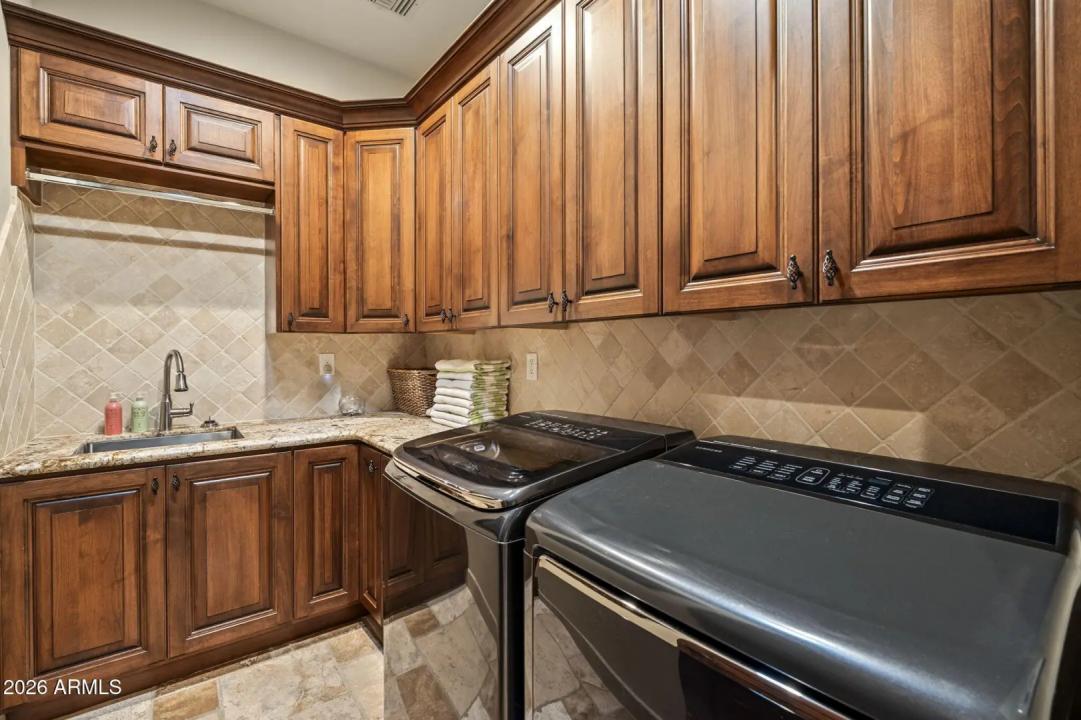 Real Estate Picture 28