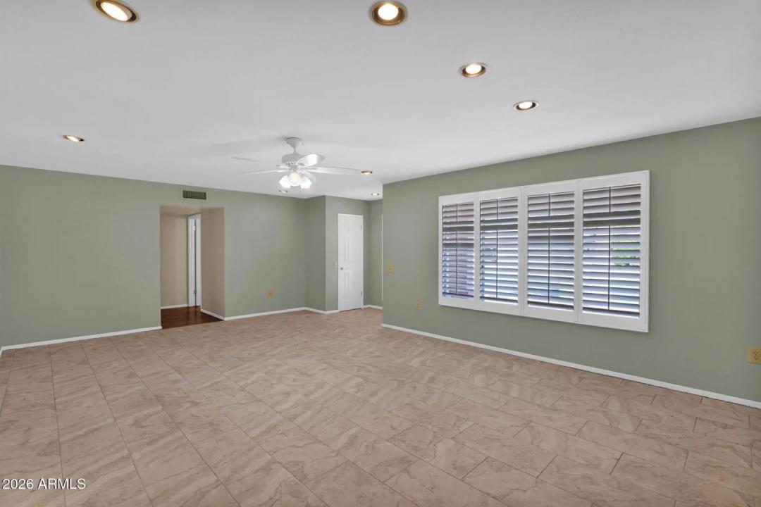 Real Estate Picture 7