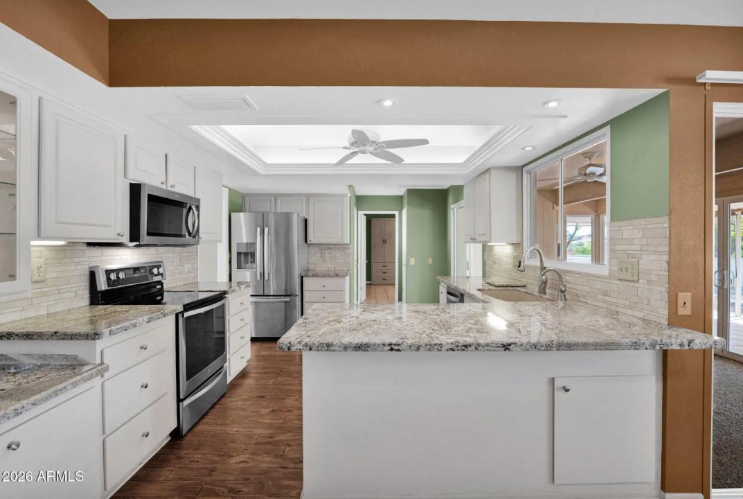 Real Estate Picture 12