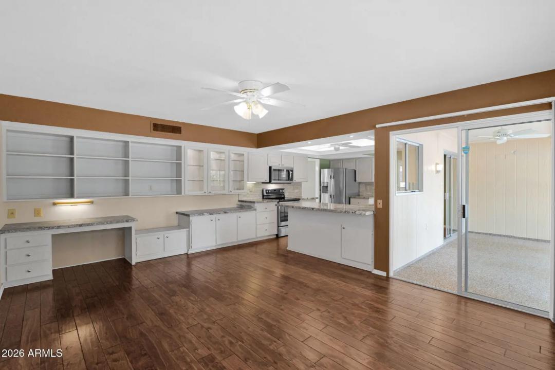 Real Estate Picture 17