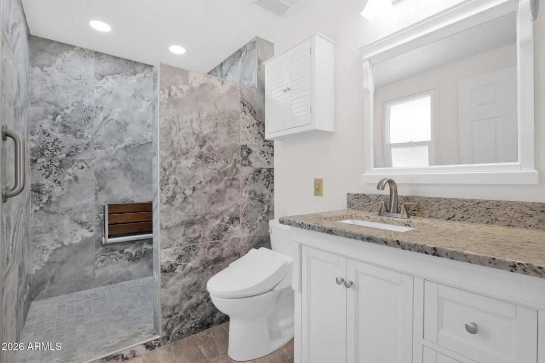 Real Estate Picture 22