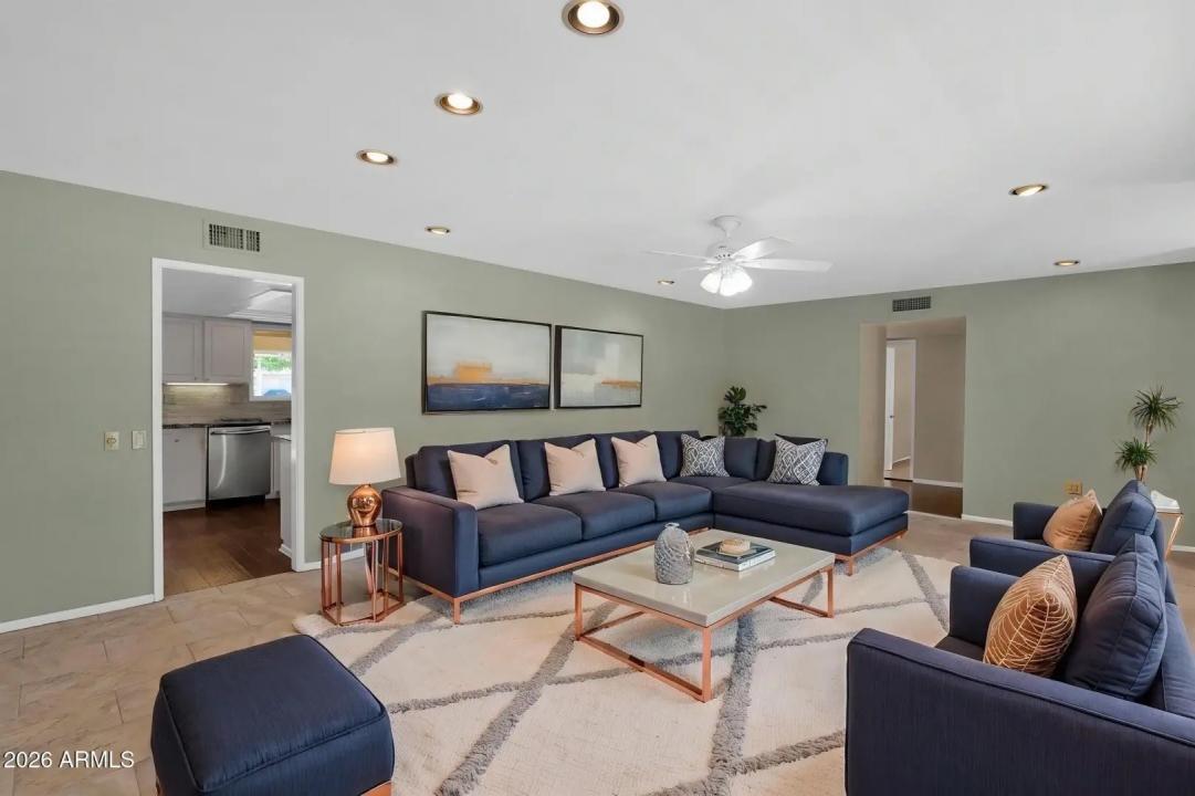 Real Estate Picture 5