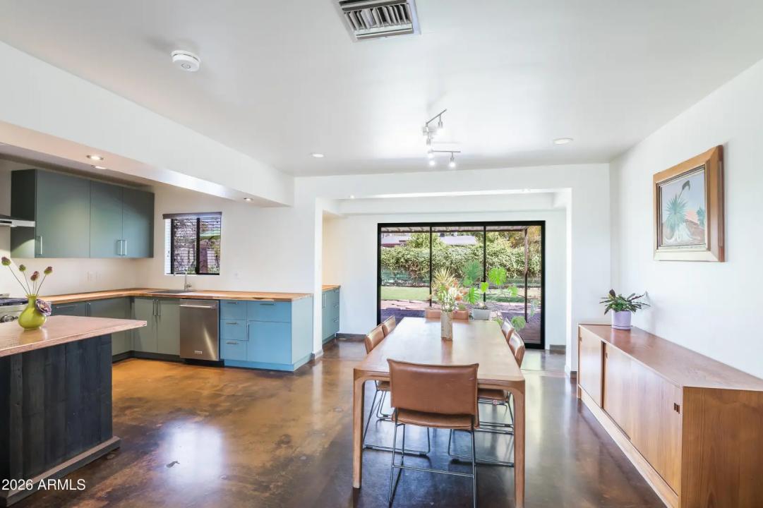 Real Estate Picture 7