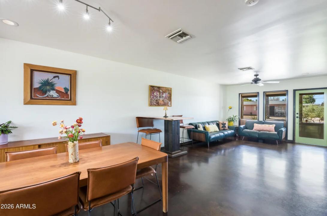 Real Estate Picture 6