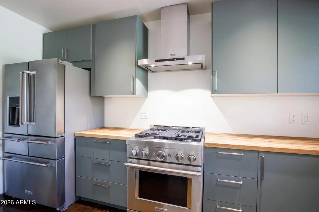 Real Estate Picture 11