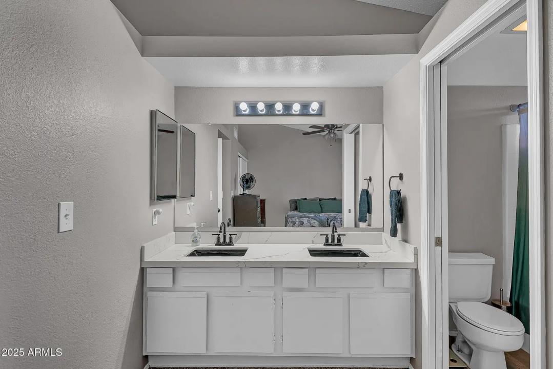 Real Estate Picture 11