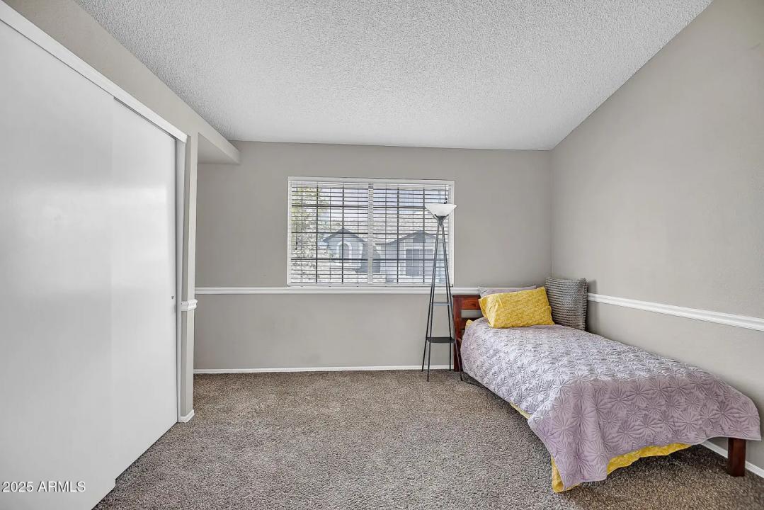 Real Estate Picture 12