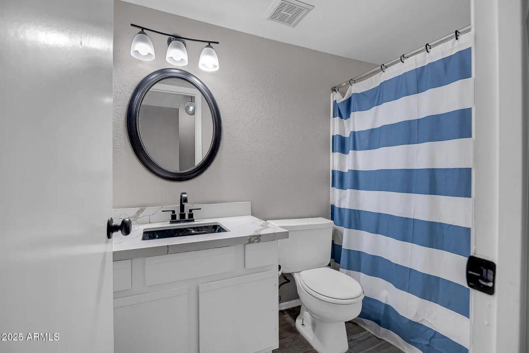 Real Estate Picture 14