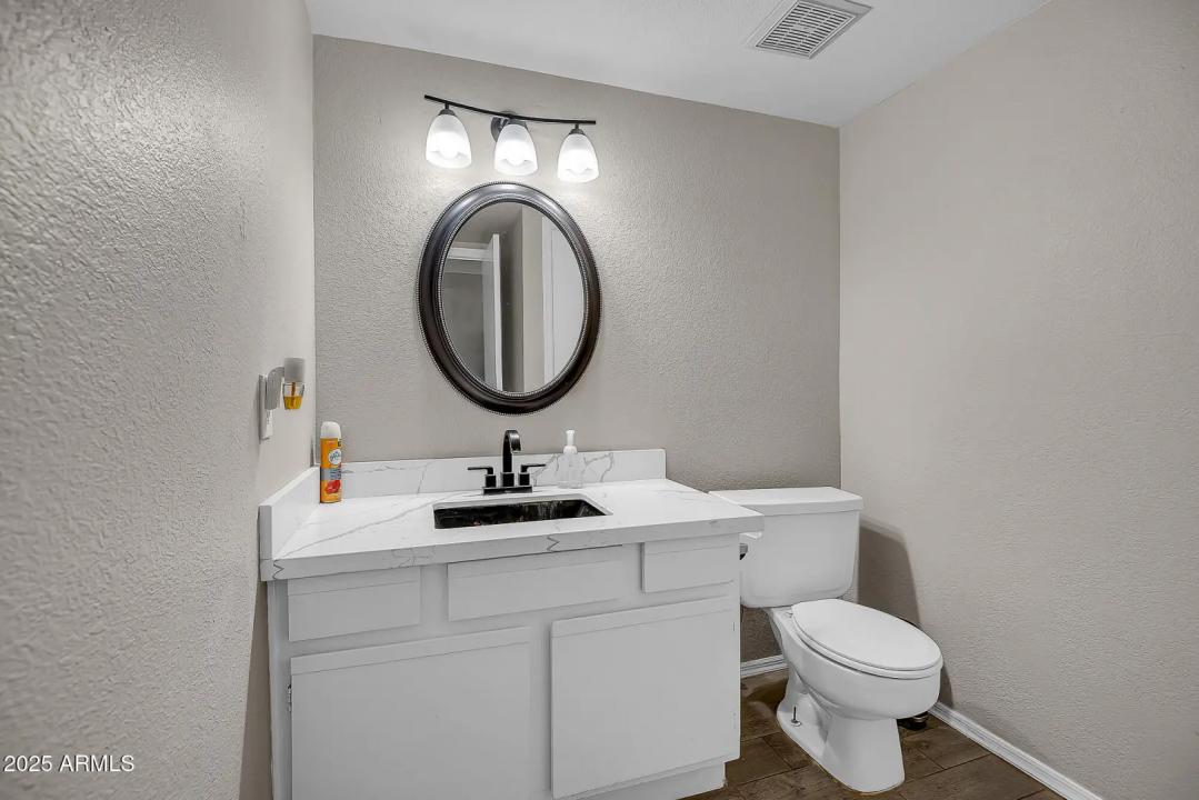 Real Estate Picture 15