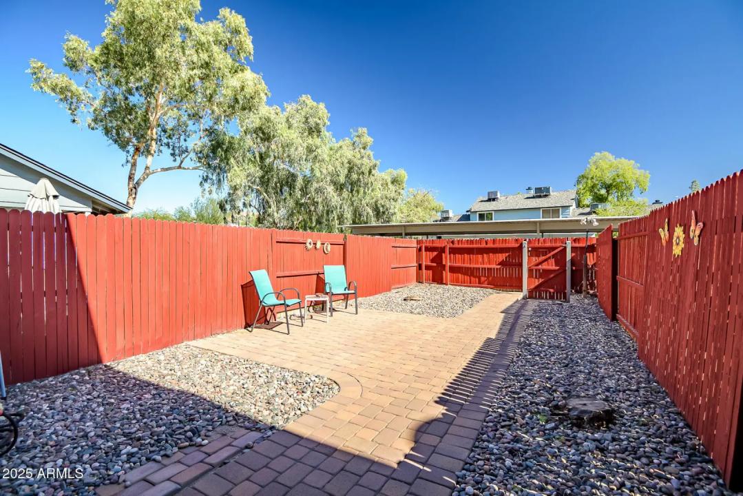 Real Estate Picture 24