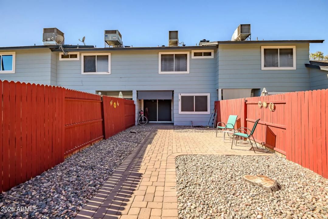 Real Estate Picture 3
