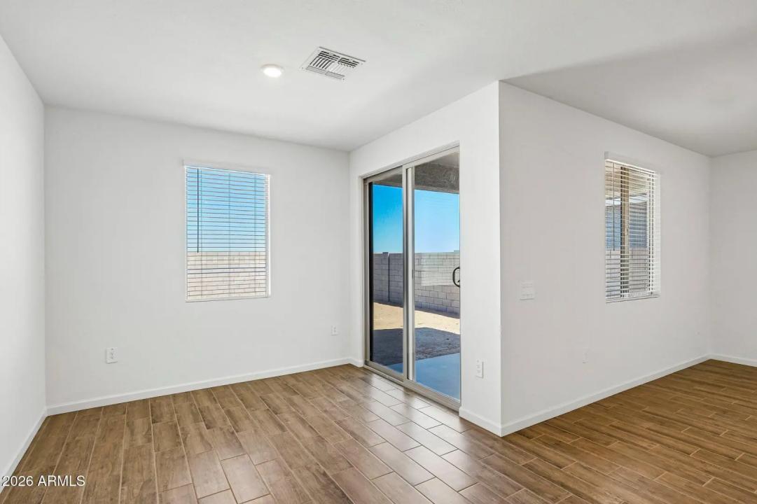 Real Estate Picture 6