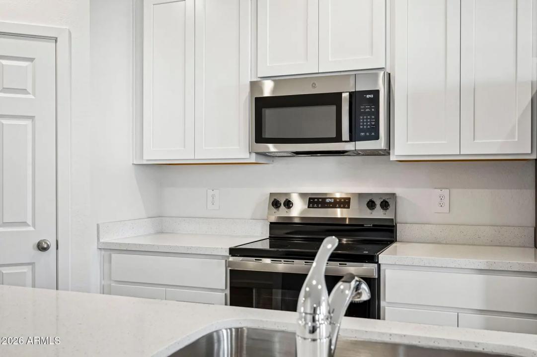 Real Estate Picture 9