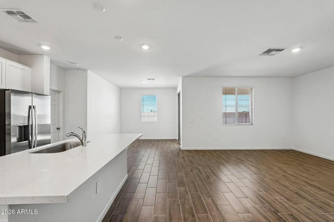 Real Estate Picture 13