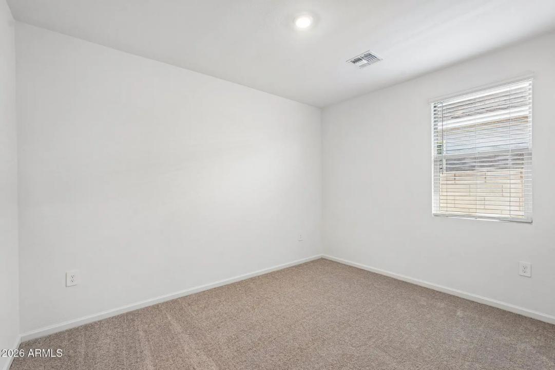 Real Estate Picture 18