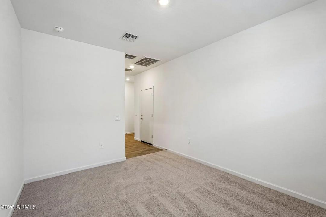 Real Estate Picture 22