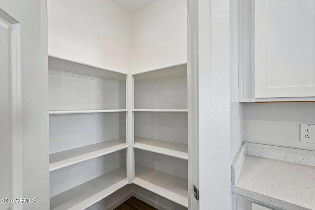 Real Estate Picture 23