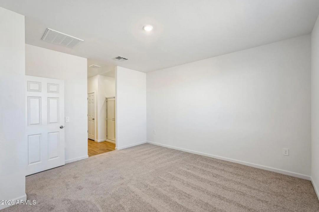 Real Estate Picture 26