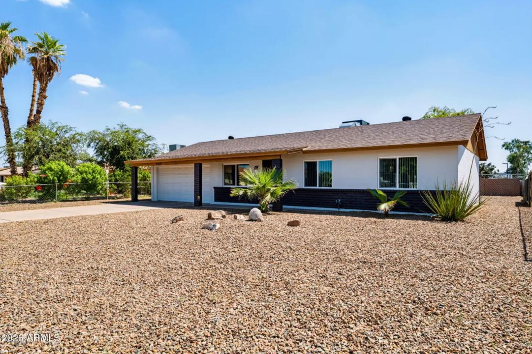 Real Estate Picture 3