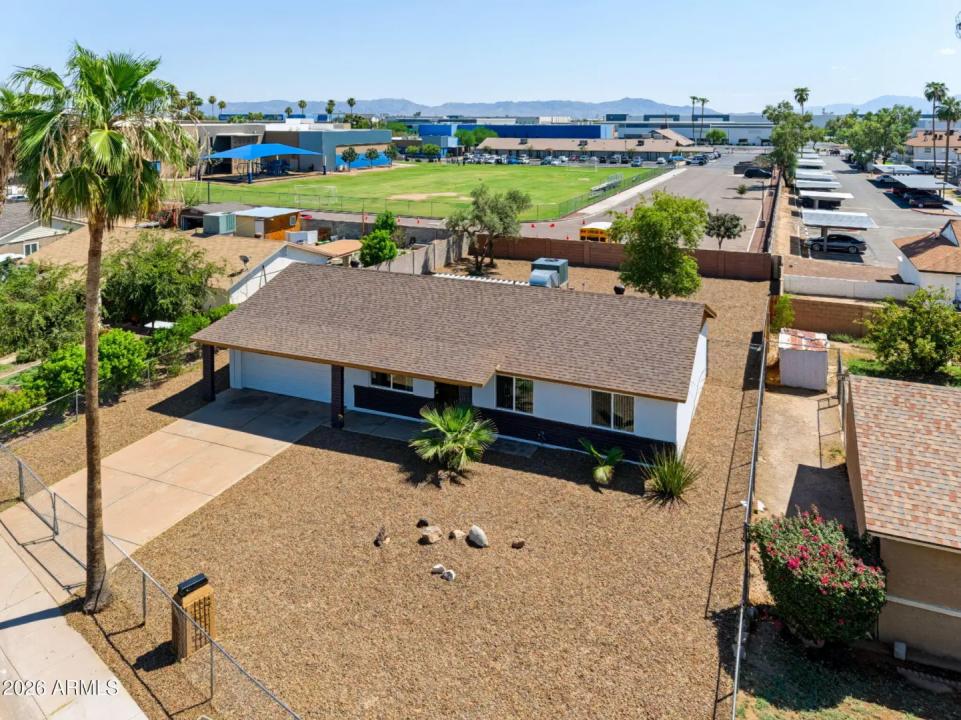 Real Estate Picture 5