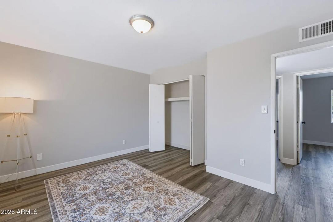 Real Estate Picture 11