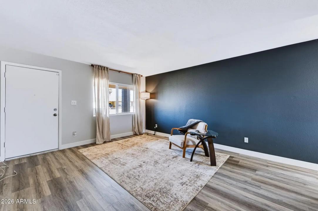 Real Estate Picture 10
