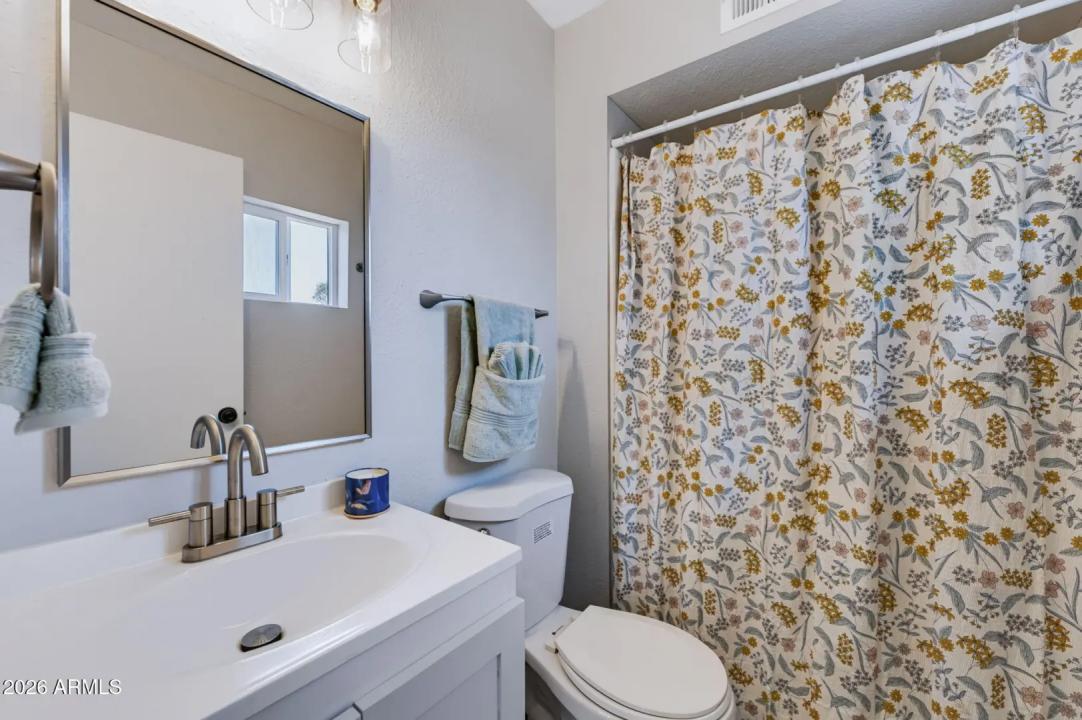 Real Estate Picture 14