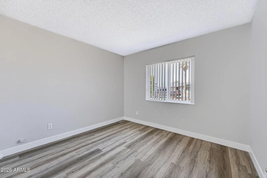 Real Estate Picture 15